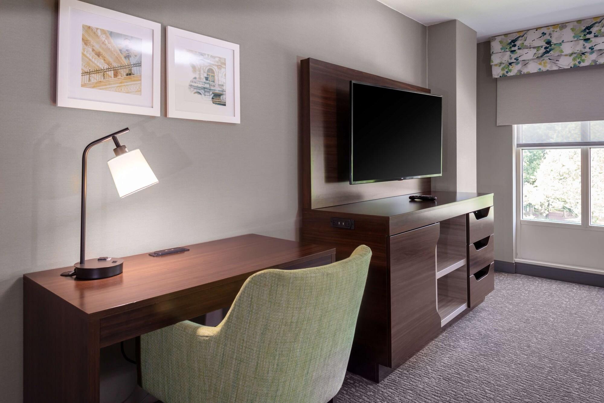 Hampton & Crystal Dca Hotel Arlington