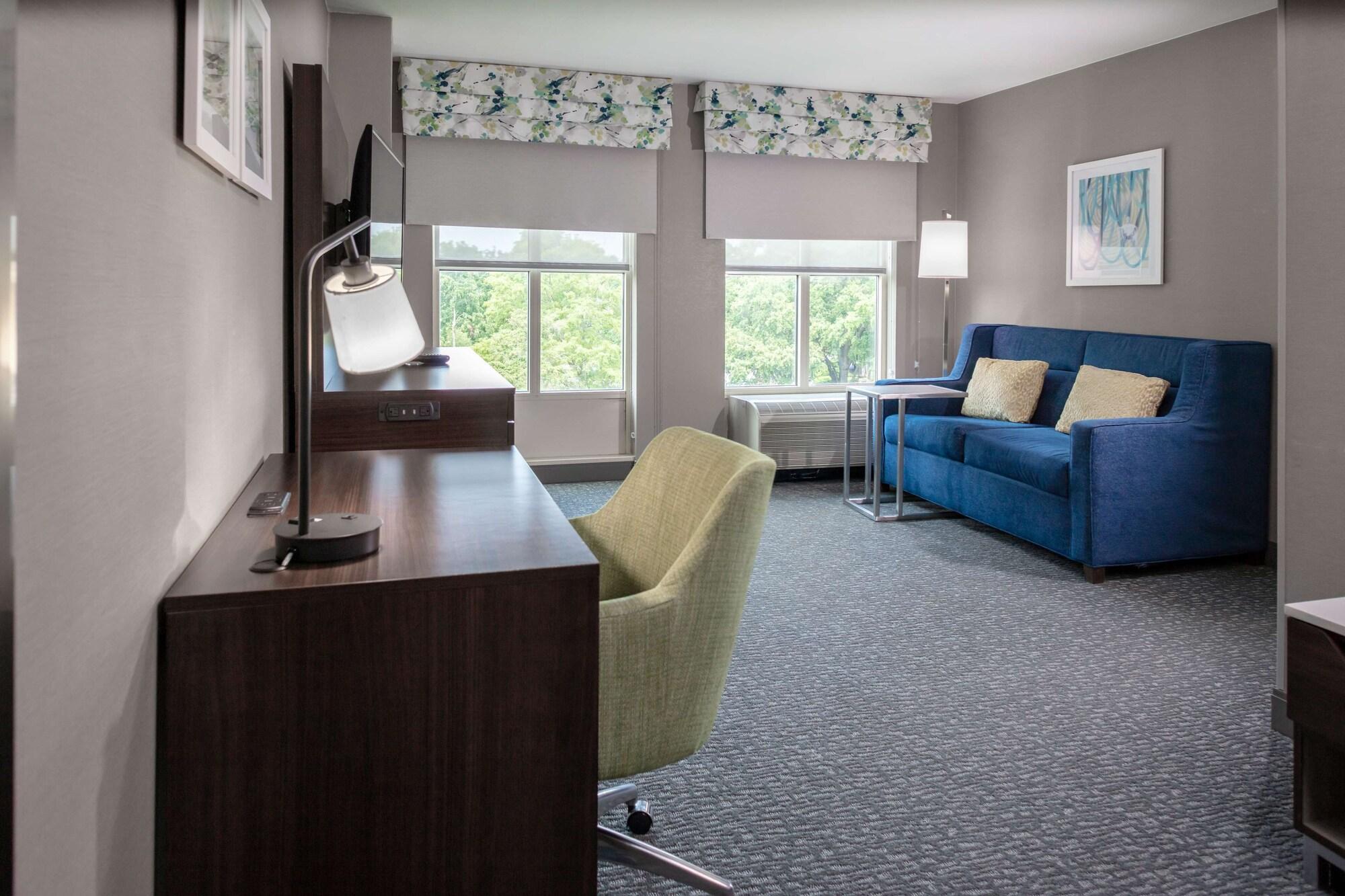 Hotel Hampton & Crystal Dca Arlington