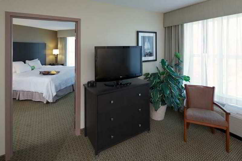 Hotel Hampton & Crystal Dca Arlington